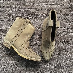 Vince Camuto Stud Detail Booties Size 7